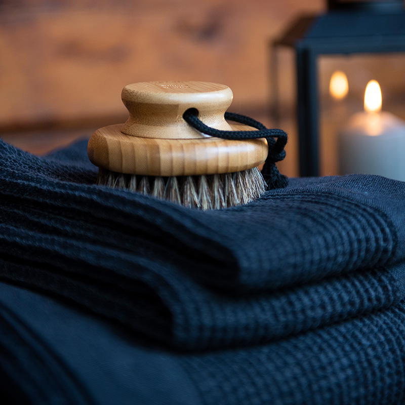 rento towel and brush