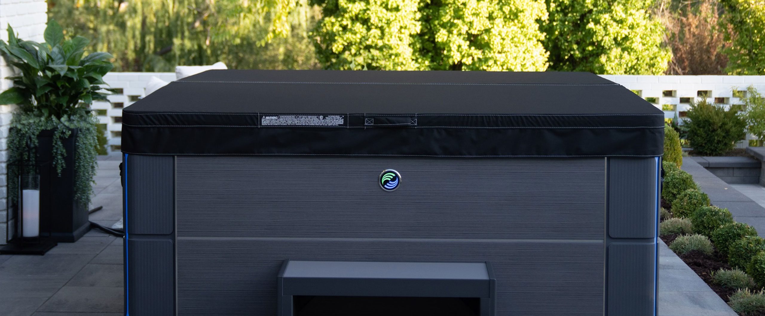 hot spring highlife aria alpinewhite charcoal withcover cspot 2560x1060 1